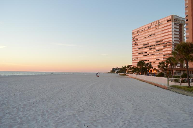 Monterey Condo-Motel St. Pete Beach Exterior photo